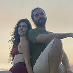 Victor e Joyce, do canal Décima Via, no pôr do sol